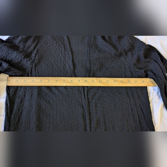 Long Light Cardigan by Daytrip Black Textured. Size M. - Picture 7 of 12